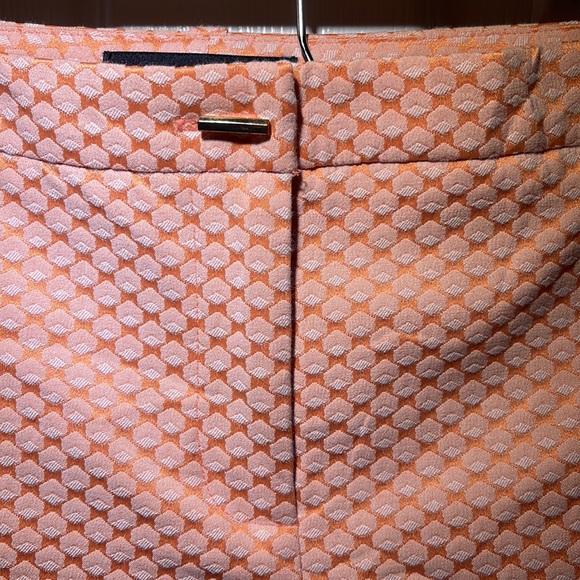 Marciano shorts. Light orange. Beautiful gold button. Size 6 - Picture 2 of 12
